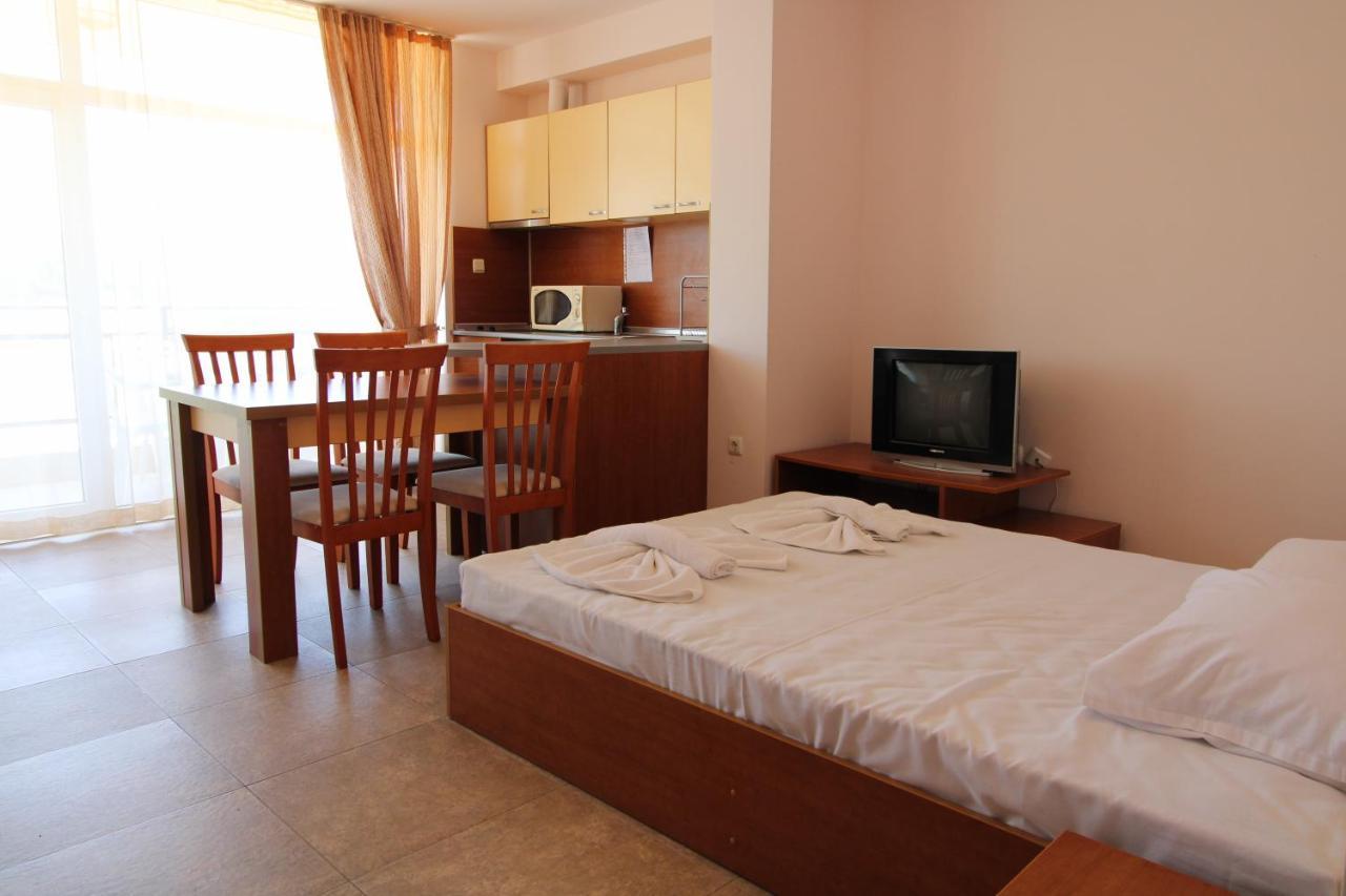 Menada Grand Kamelia Apartments Sunny Beach Habitación foto