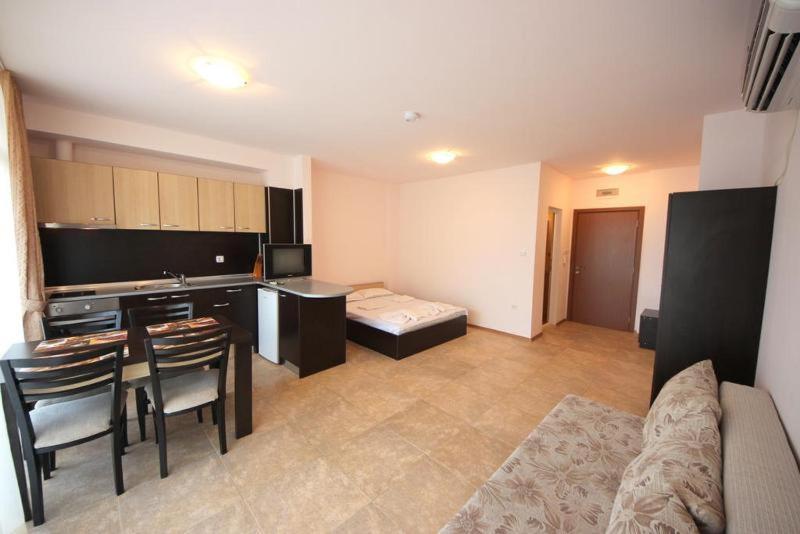 Menada Grand Kamelia Apartments Sunny Beach Habitación foto